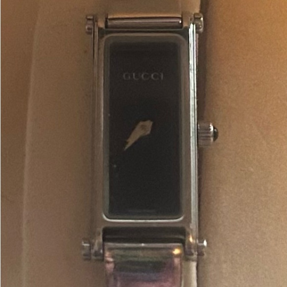 Gucci 1500L stainless steel horse bit bangle vintage (1997) watch.